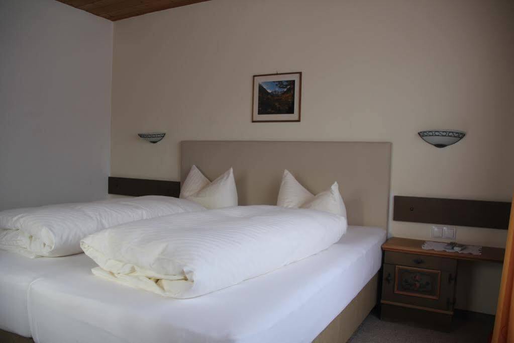 Gasthof Pension Berghof 힙파흐 외부 사진